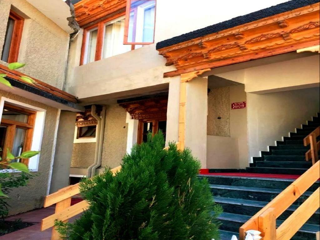 The Mogol Hotel Leh Zewnętrze zdjęcie